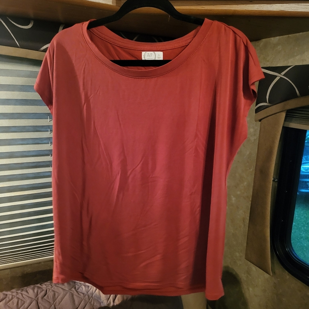 Terracotta scoop neck shirt